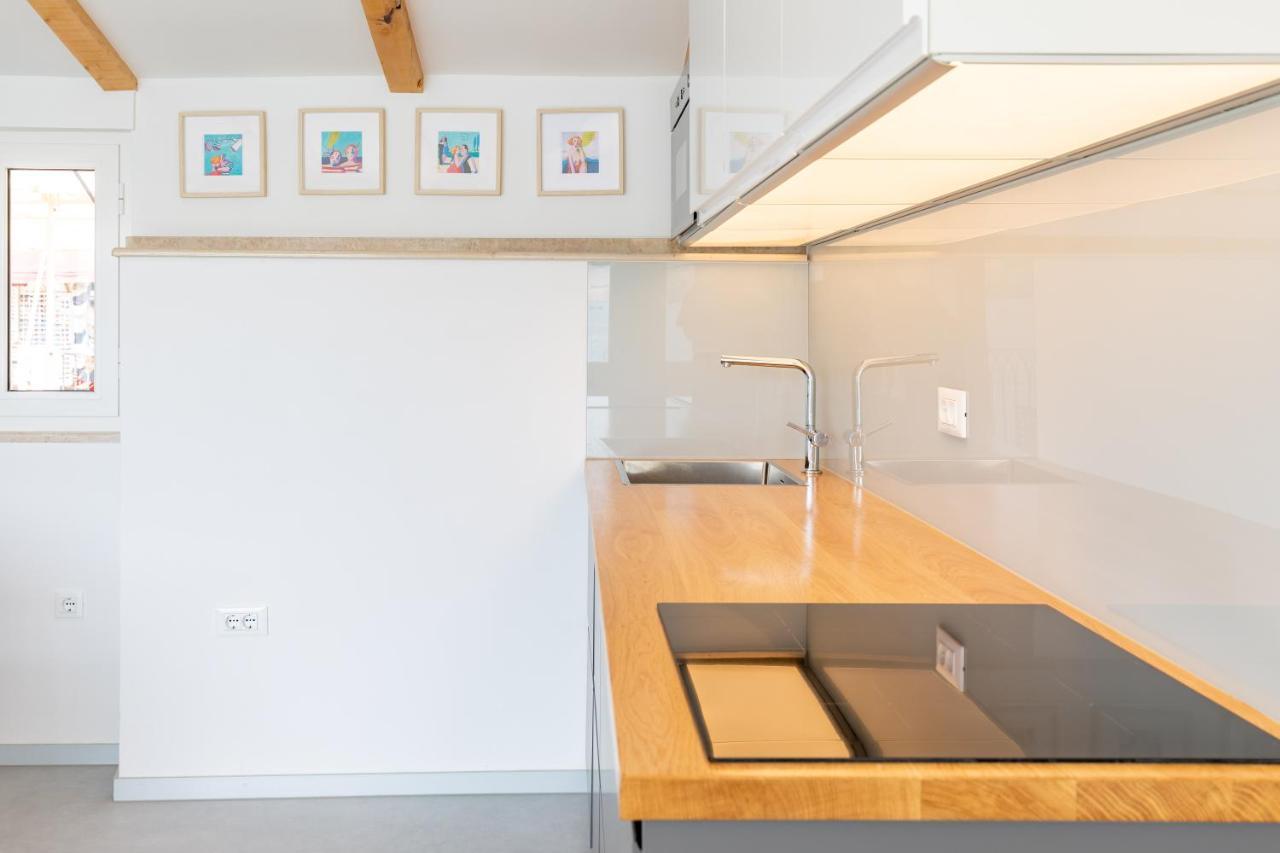 Seafront Baska Apartment Exterior foto